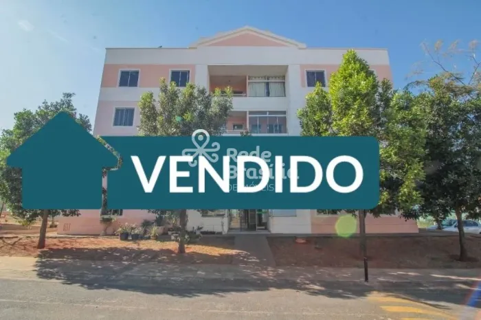 QC 10 - Apartamento térreo à venda, Jardins Mangueiral