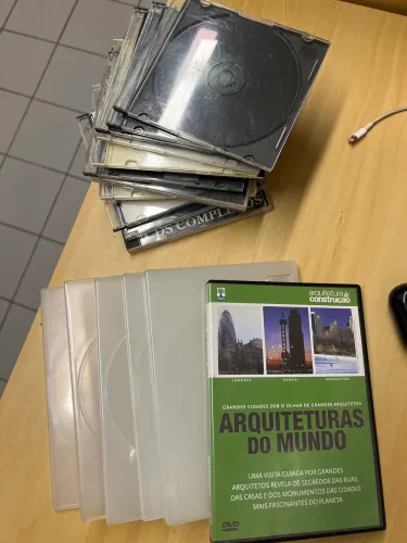 Capas usadas para CD e DVD. 