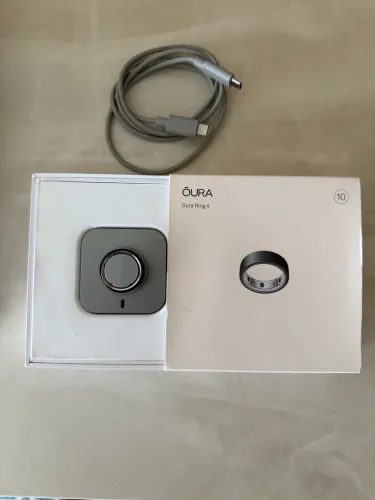 Oura Ring 4 Brushed Silver Tam. 10 - Novo, com caixa, carregador e capinha