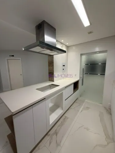 Apartamento em Coqueiros - Florianópolis
