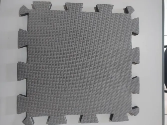 Tatame 50x50 - preto e cinza. Altura 2mm - 16 peças peças.