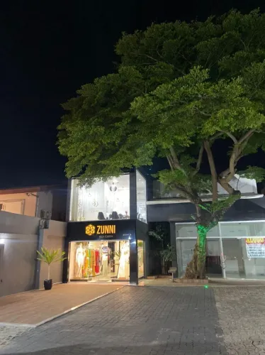 PRÉDIO COMERCIAL em Vilas do Atlântico