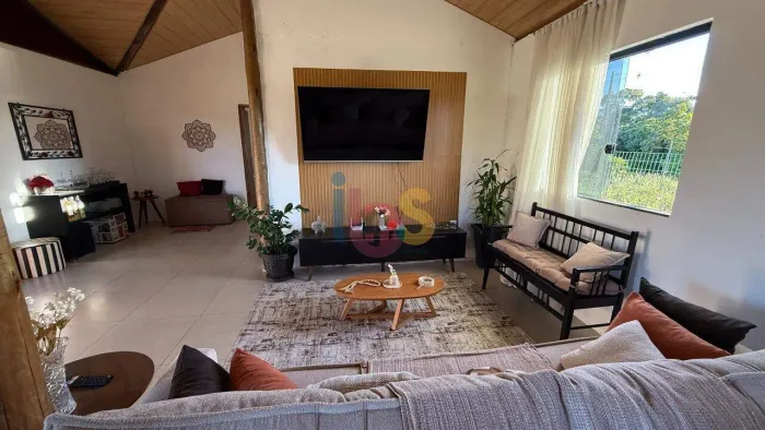 Alugo Casa com 02 Quartos em Condominio com Portaria 24h