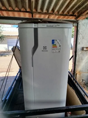 Refrigerador Eletrolux 240 LTS. Novo!
