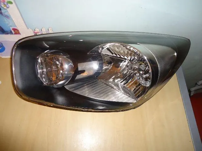 Farol Kia picanto 2012