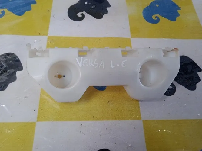 Guia Parachoque Paralama Esquerdo Nissan Versa 2019 2020 