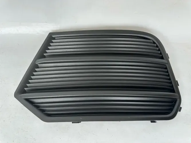 Grade Esquerda Farol de Milha Audi Q3 2016 2017 2018 2019
