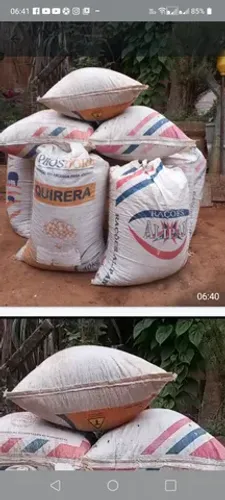 Adubo de codornas seco pré curtido.