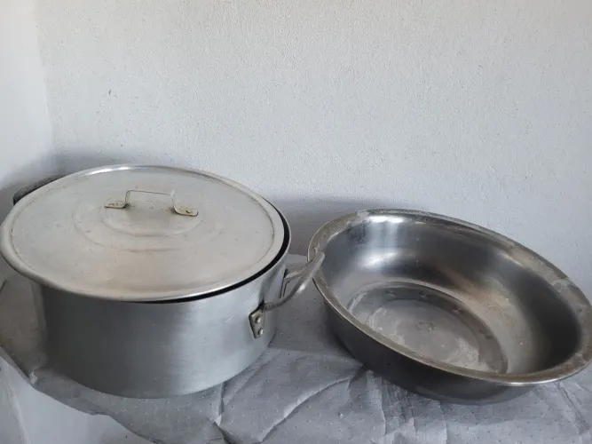 Caldeirão e bacia de alumínio 