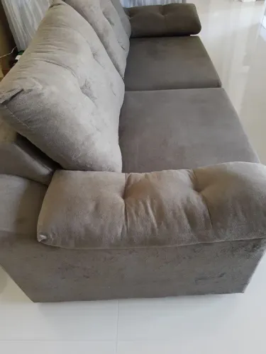 Vendo sofá em suede com chaise.