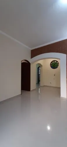 Alugo Sobrado