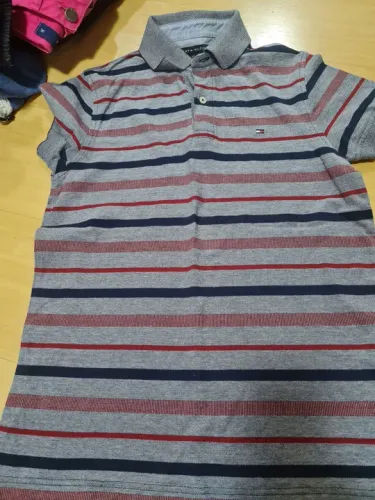 Polo Tommy Hilfiger listrada 14 a 16 anos