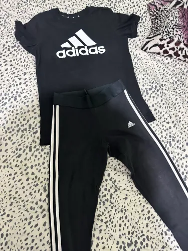 Calça e blusa adidas M