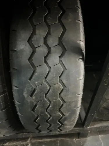 Pneu Ling Long 205/70/15 Carga 80 % vida útil