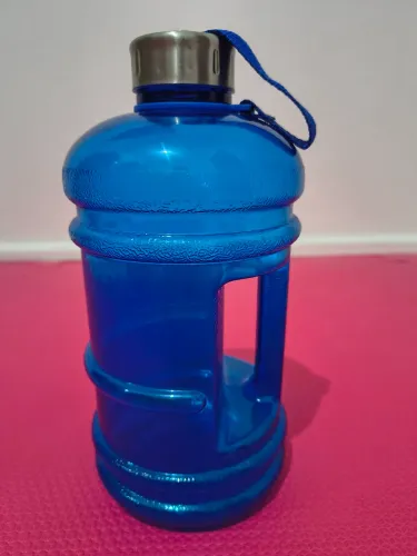 Galão de água portátil 2,2Littos Novo