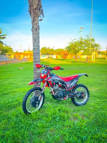 CRF 250F - 2022 - CHEIA DE ACESSORIOS 