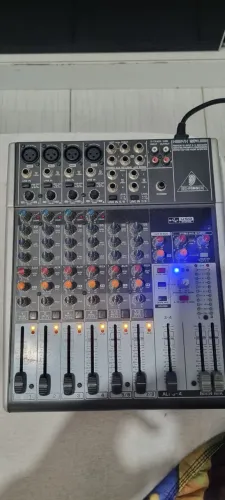 Mesa de Som Behringer X1204USB Xenyx Bivol