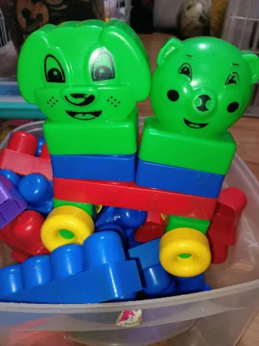 Cadeira com lego de montar