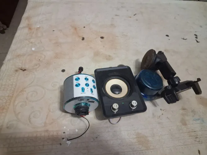 Caixa de som e suporte para celular 4 unidades 