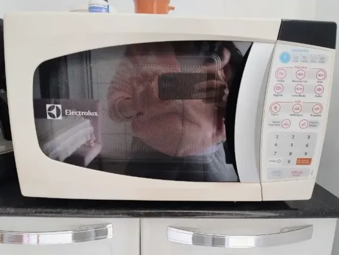Microondas Electrolux 21L Estado de Novo