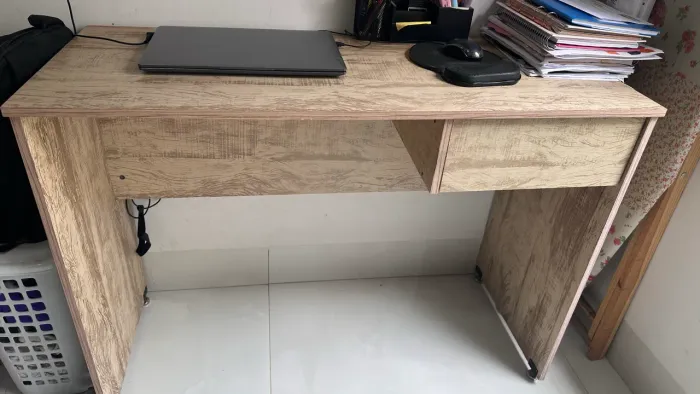 Vende- se mesa para estudo 