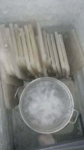 Vende-se maquinário para sorveteria completo em perfeitas condições nunca deu defeito 