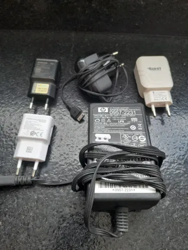 Carregadores e adaptadores diversos