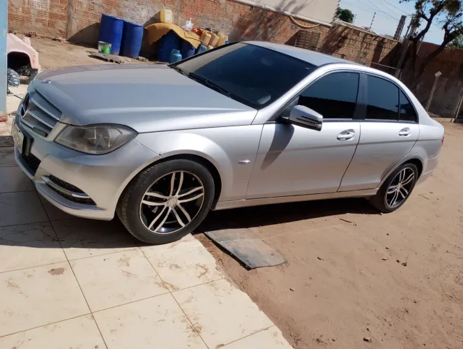Mercedes-Benz C-180 CGI Classic 1.8 16V 156cv Aut. 2012