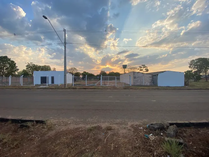 Locação lote HM com poço artesiano e alojamento