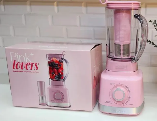 Liquidificador rosa Britânia