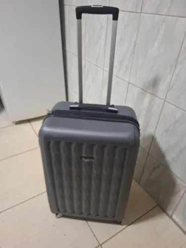 Vendo mala de viagem p/m/g apartir de 80 reais