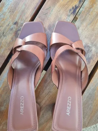 SANDÁLIA AREZZO SALTO MÉDIO 