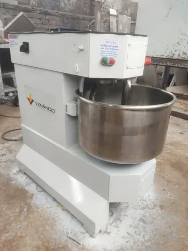 Masseira aspiral 25 kg de massa pronta tacho de inox 220 trifásico 2 velocidade