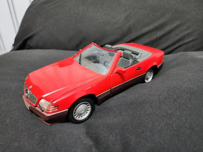 Miniatura Mercedes-Benz 500 SL 1/18
