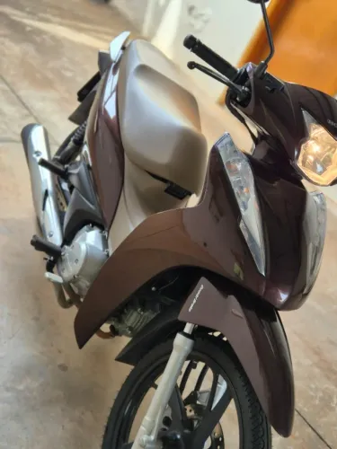 Honda Biz 125 EX 2021 Marrom Monocromática - 19.000 km - Perfeita!