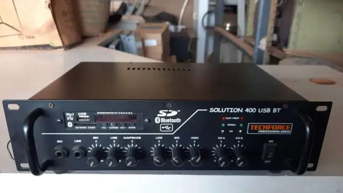 Amplificador Potência Techforce Solution400 Usb 200 Wrms Fm Bluetooth semi novo