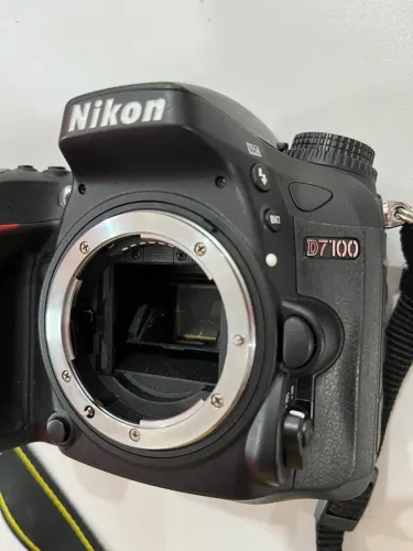 Baixou o preço Câmera Nikon D7100 - Excelente estado!