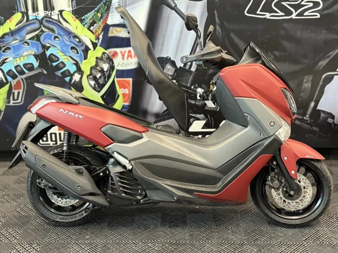 YAMAHA NMAX 160 ABS * Scooter automática