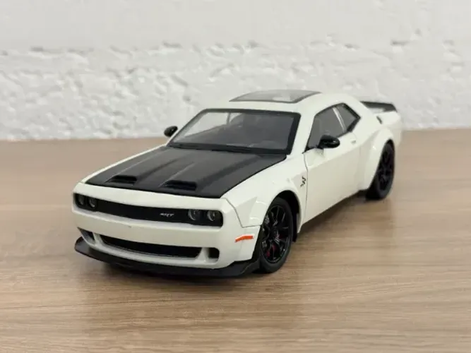 Miniatura Dodge Challenger SRT Hellcat 1:24 - Luz e Som