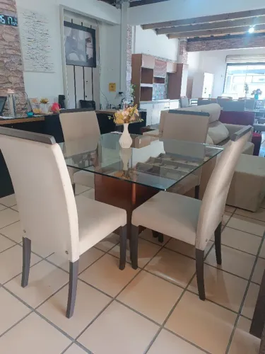 Mesa de Jantar com 4 Cadeiras
