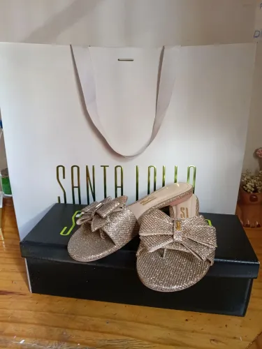 Sandália Santa Lolla nunca usada 