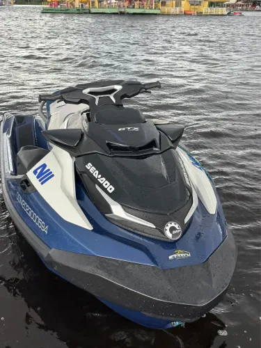 Jet ski 