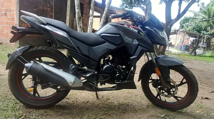 Moto em perfeito estado revisada e pronta pra utilizar ,tá atrasada