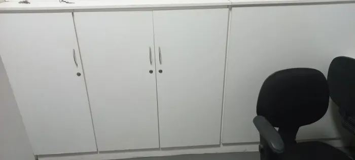 Vendo 2 armários  para escritório 