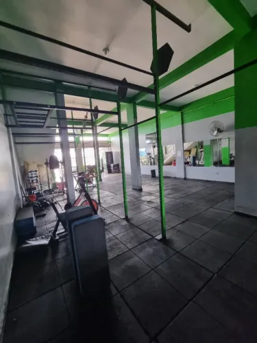 Vendo Gaiola de CROSSFIT COM 5 BAIAS RECÉM REFORMADAS