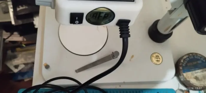 Microscópio binocular AFR