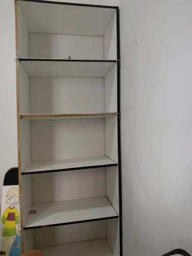 Armario com 4 divisórias