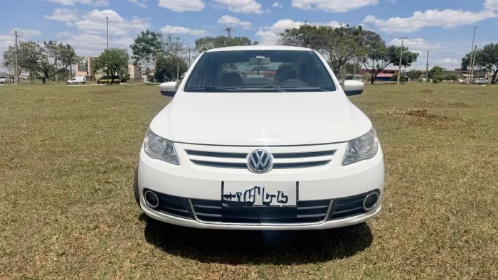 Volkswagen Voyage Trend 1.6 MI Total Flex 8V 4P 2013