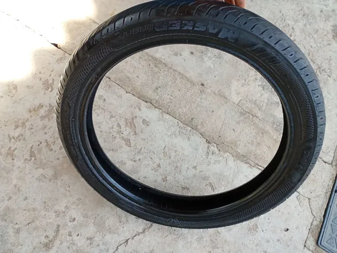 Pneu dianteiro da 150 