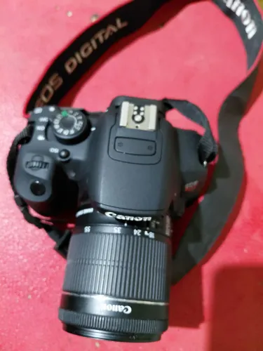 Canon EOS Rebel T5i + Lente 18-55 IS STM | 3.000 Cliques | Estado de Nova
